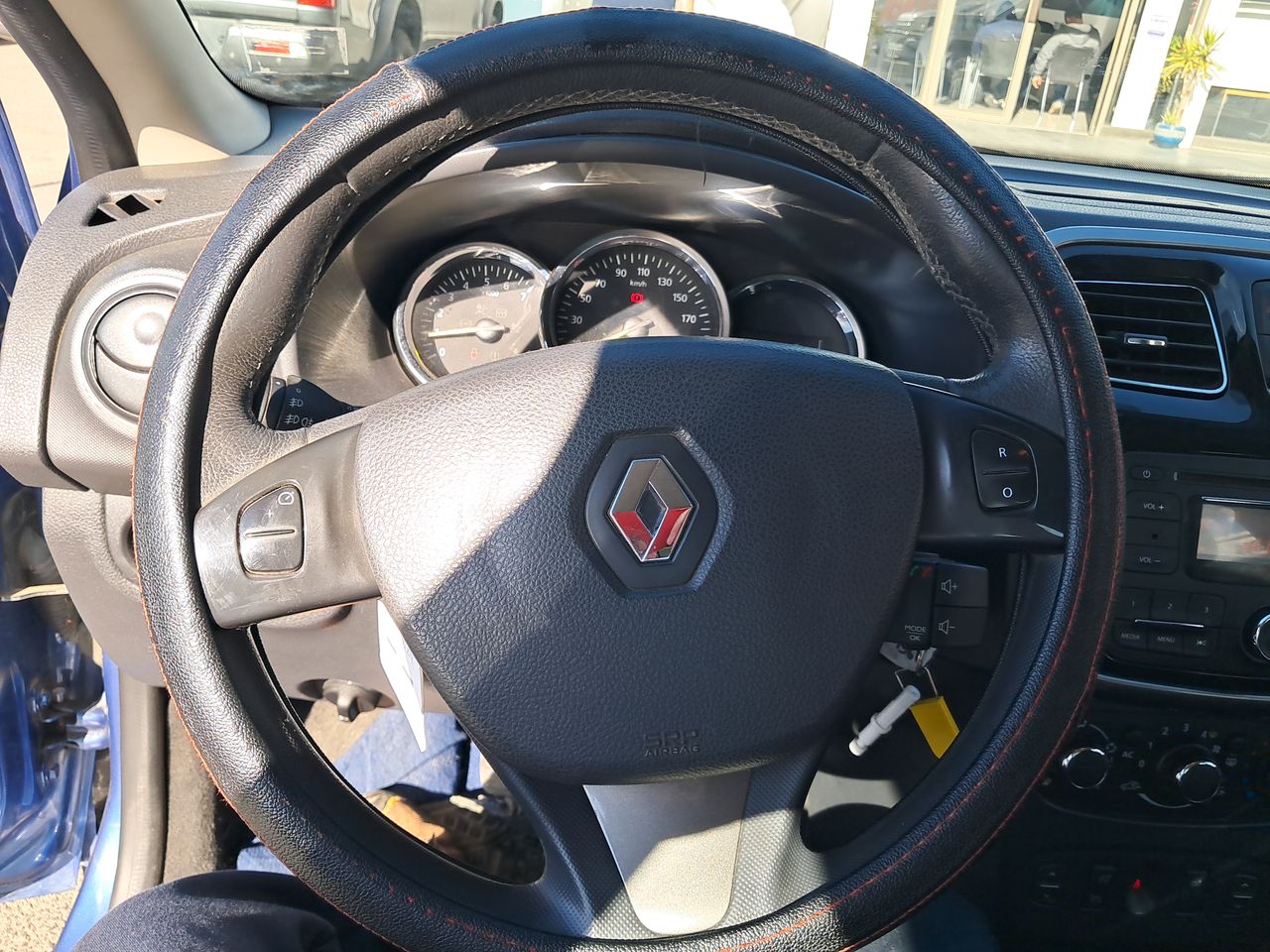 RENAULT - 25