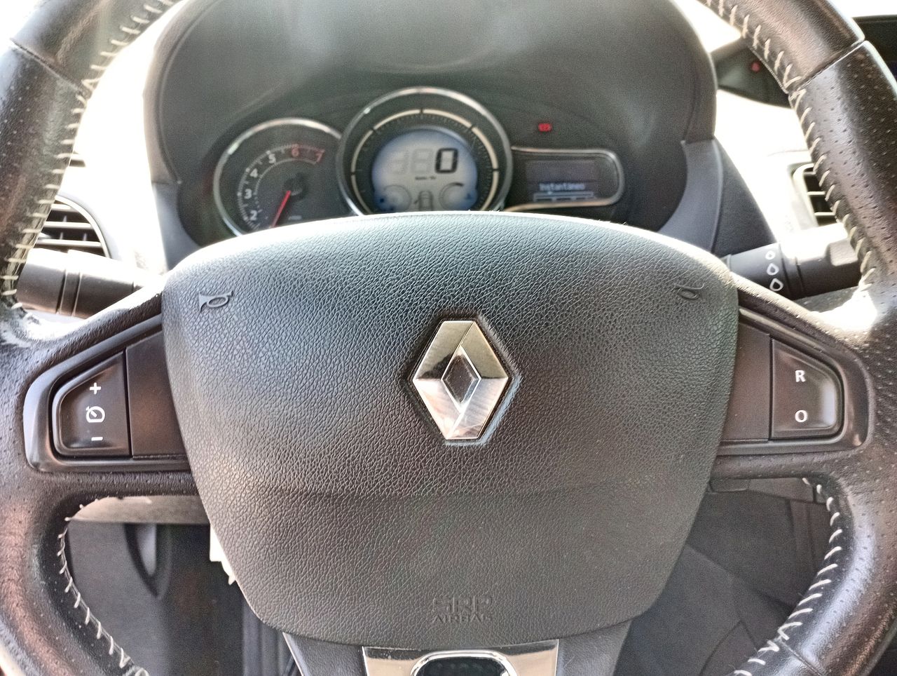 RENAULT - 26