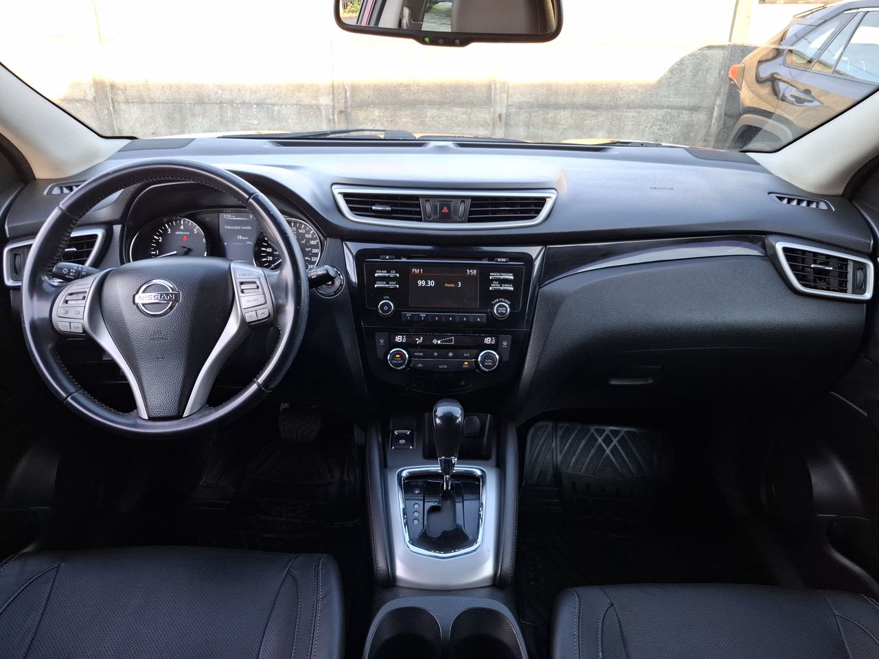 NISSAN - 24