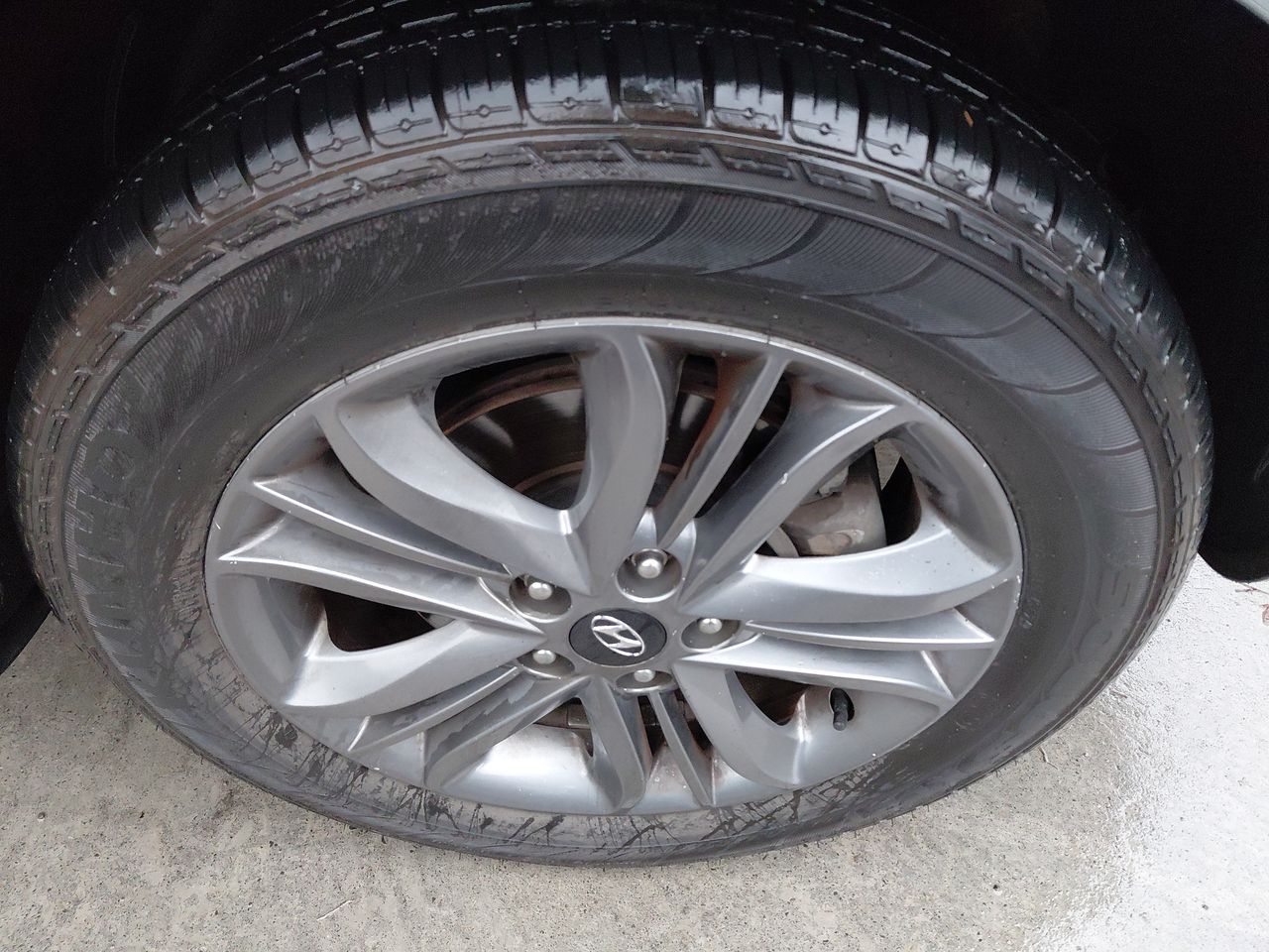 Hyundai Venue — foto 16 de 33