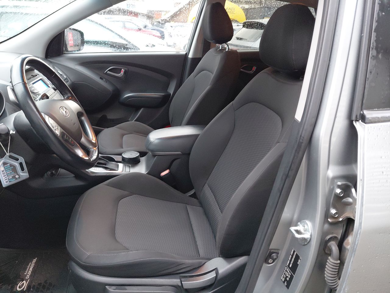 Hyundai Venue — foto 23 de 33