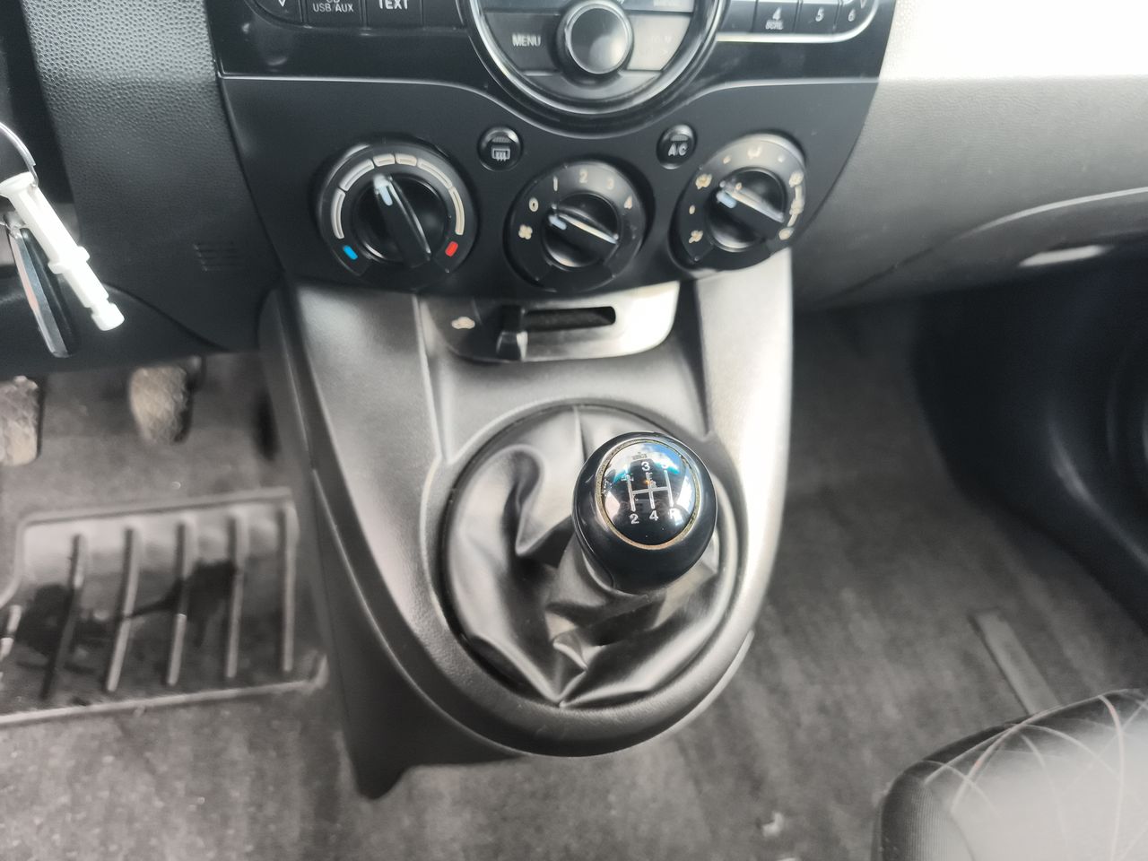 MAZDA - 26