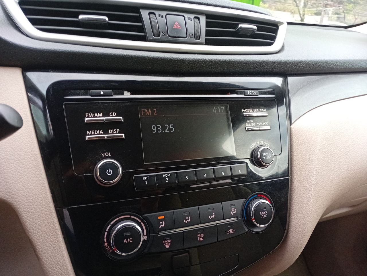 Nissan X-Trail — foto 13 de 18