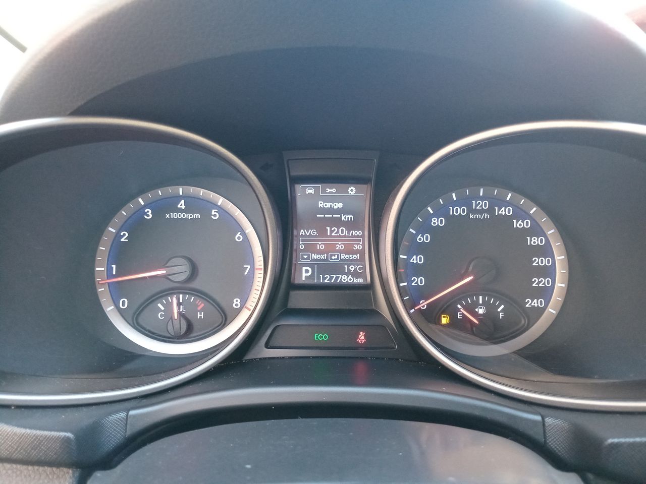 HYUNDAI - 25