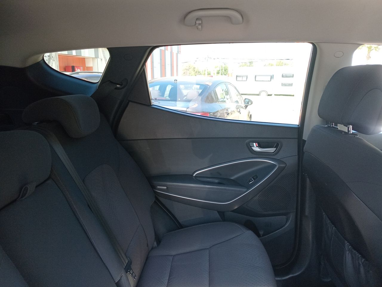 HYUNDAI - 12