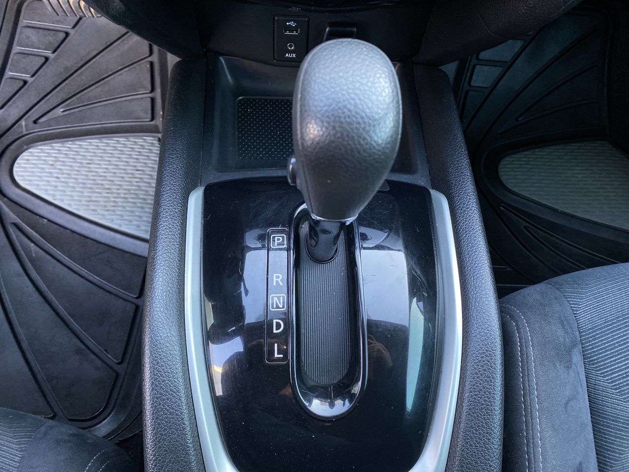 NISSAN - 24