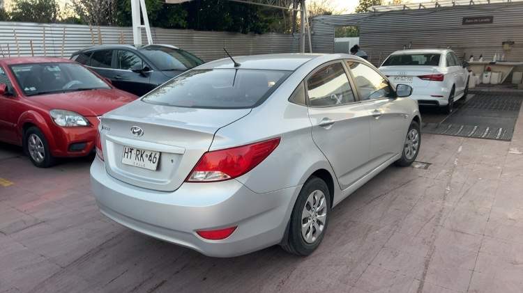 HYUNDAI - 4