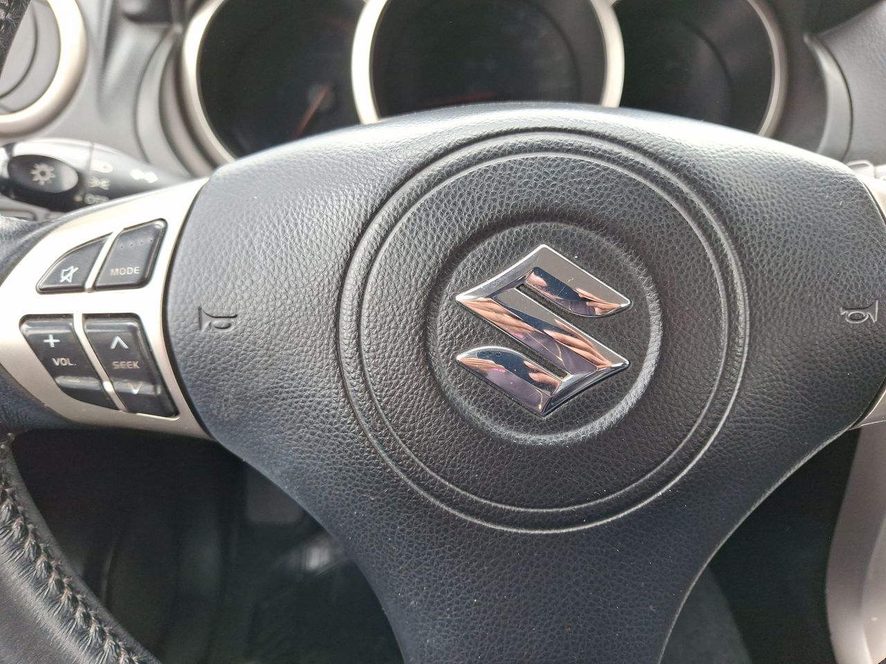 SUZUKI - 27