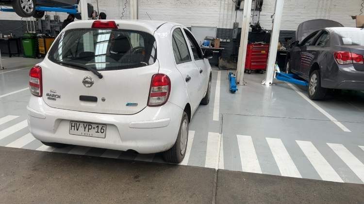 NISSAN - 4
