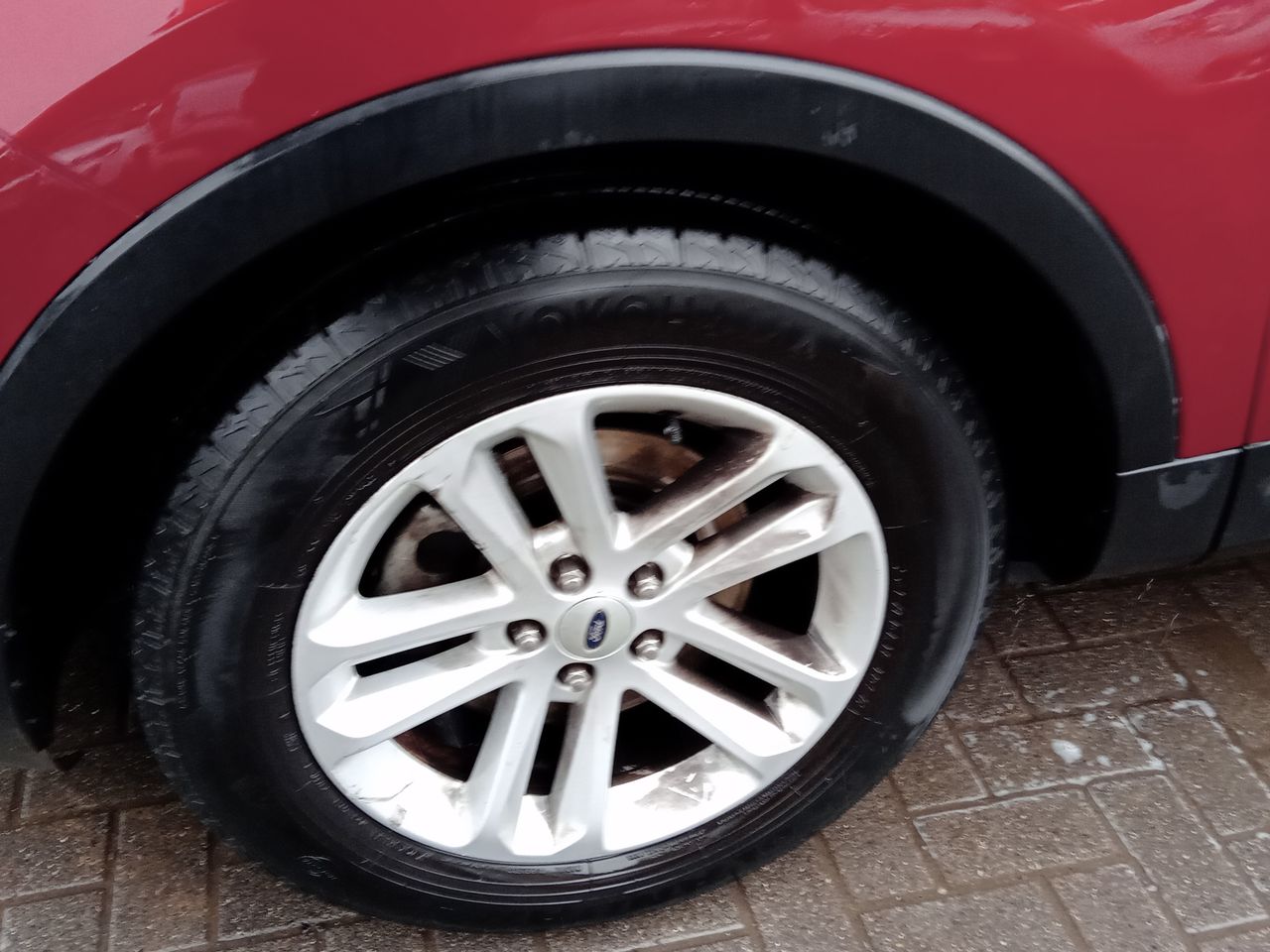 Ford Explorer — foto 8 de 25