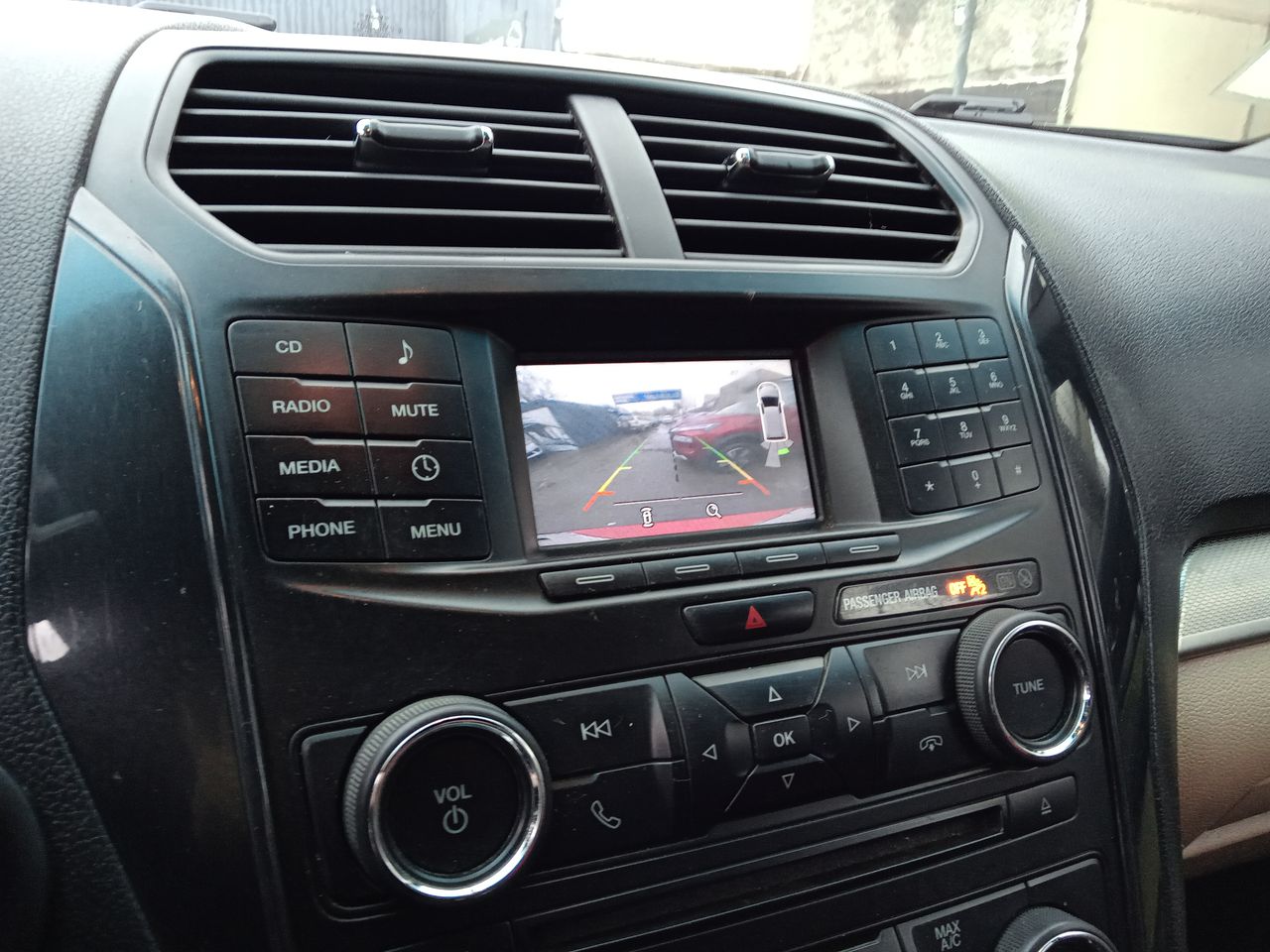 Ford Explorer — foto 19 de 25