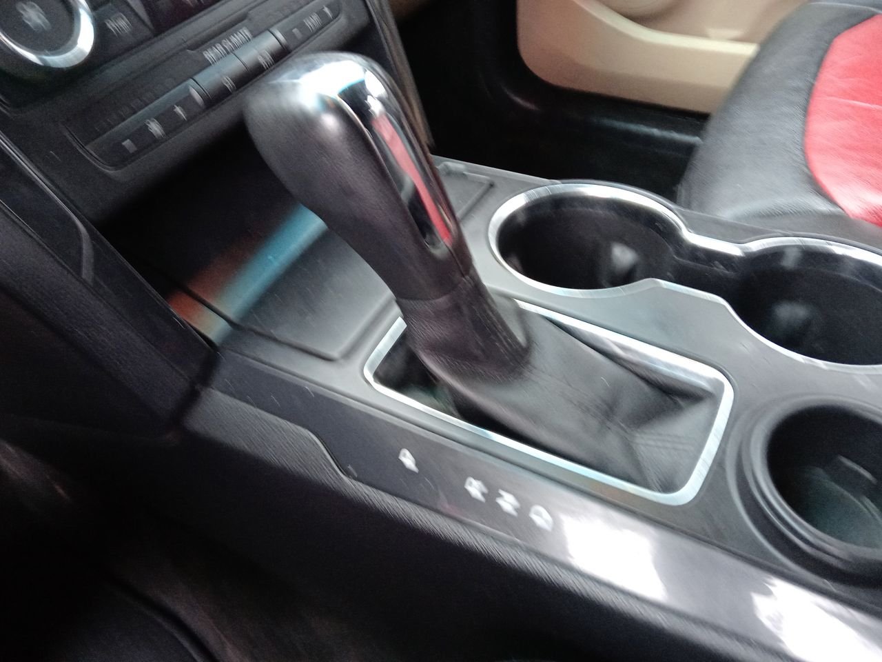 Ford Explorer — foto 21 de 25