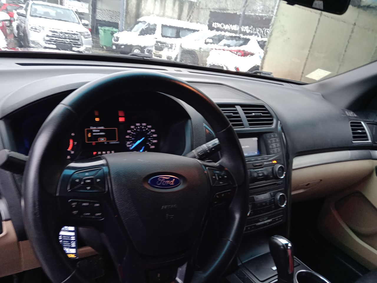 Ford Explorer — foto 22 de 25