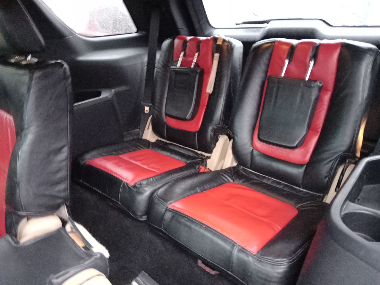 Ford Explorer — foto 25 de 25