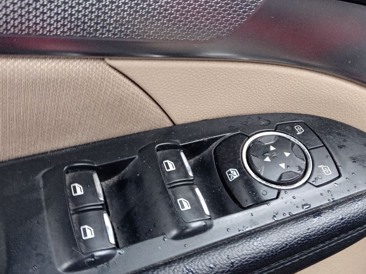 Ford Explorer — foto 12 de 25