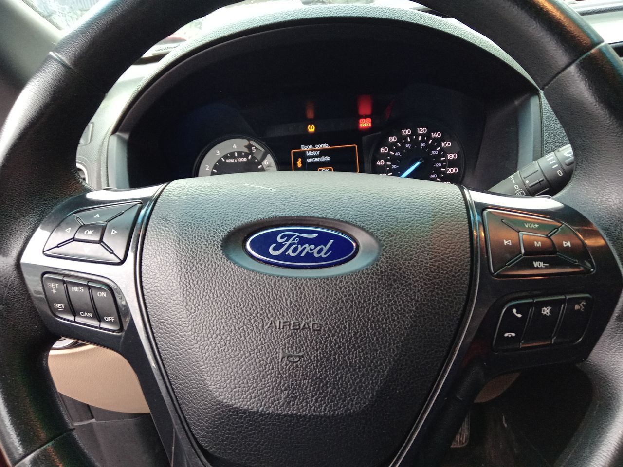 Ford Explorer — foto 16 de 25