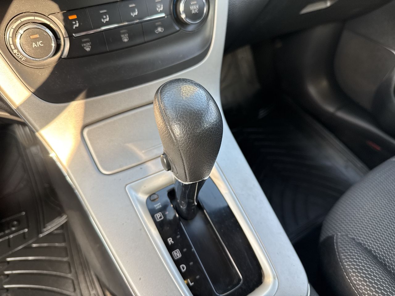 NISSAN - 22