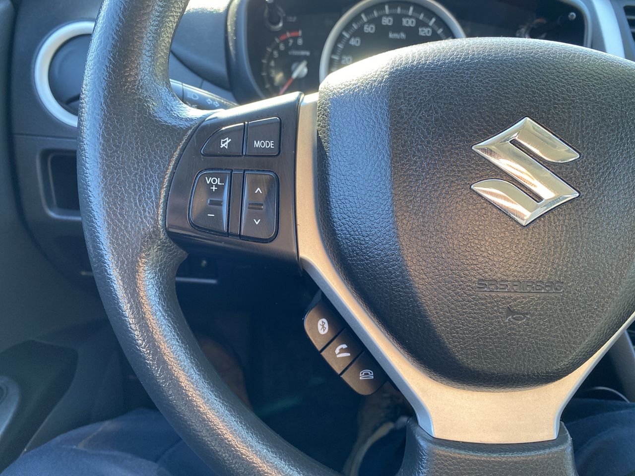 Suzuki Celerio — foto 19 de 26