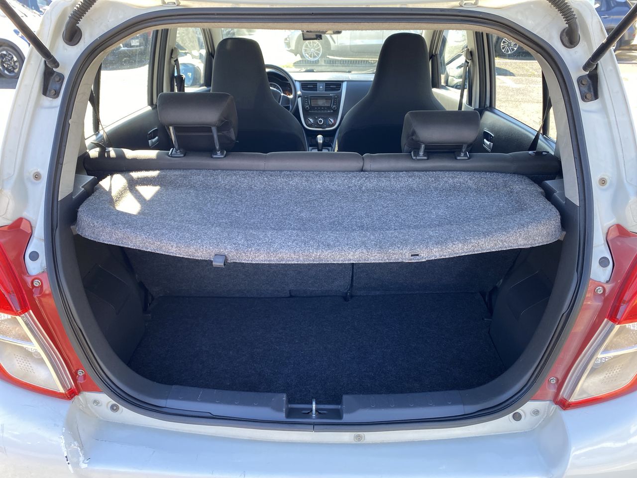 Suzuki Celerio — foto 15 de 26