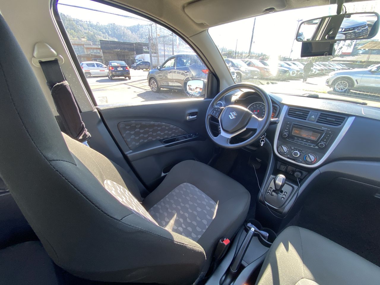 Suzuki Celerio — foto 9 de 26