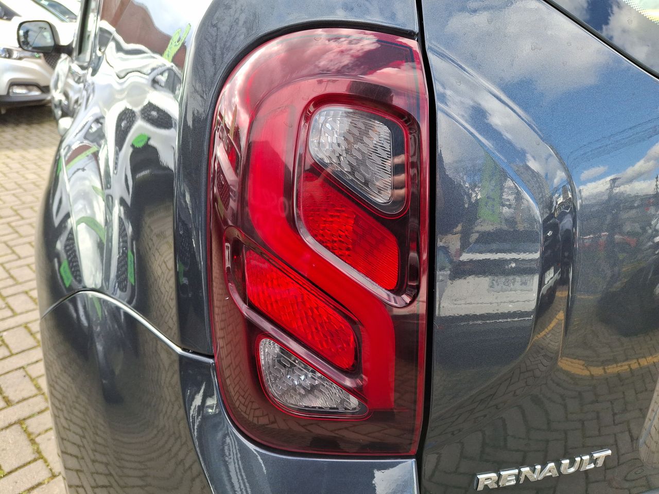 RENAULT - 19