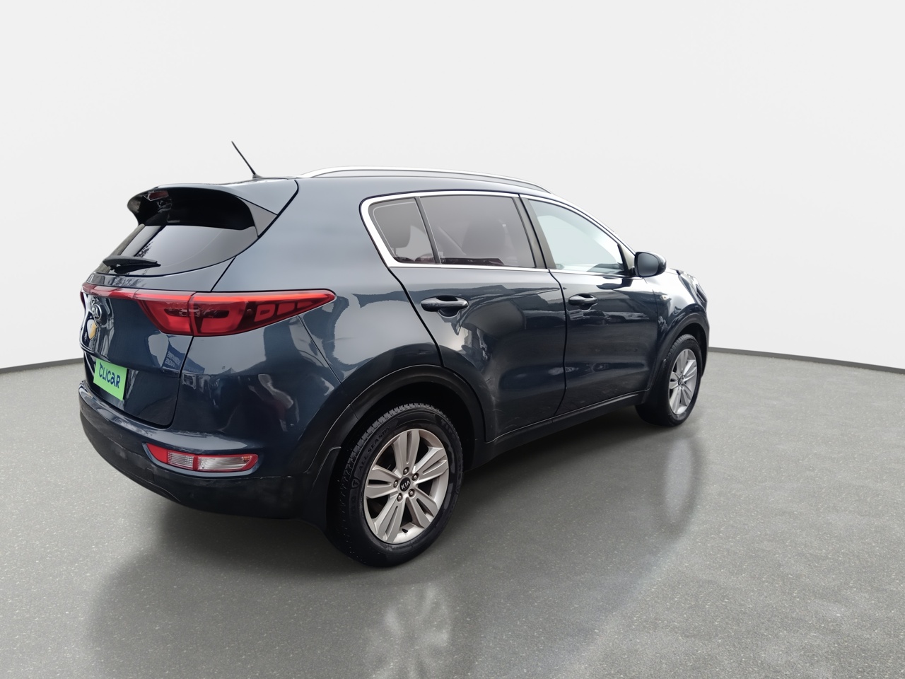 KIA Sonet — foto 8 de 32