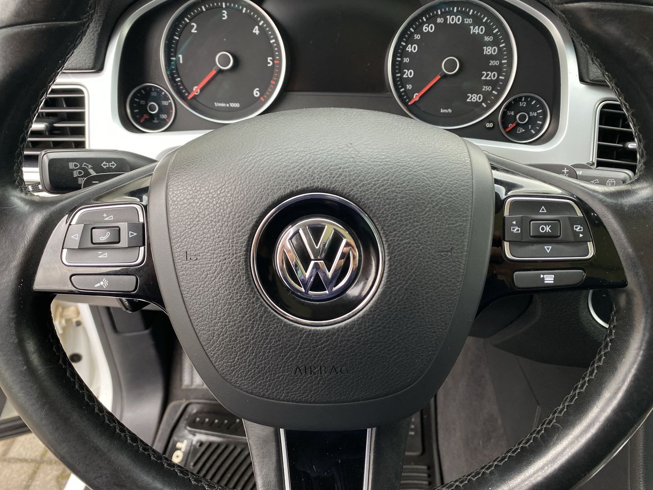 VOLKSWAGEN - 19