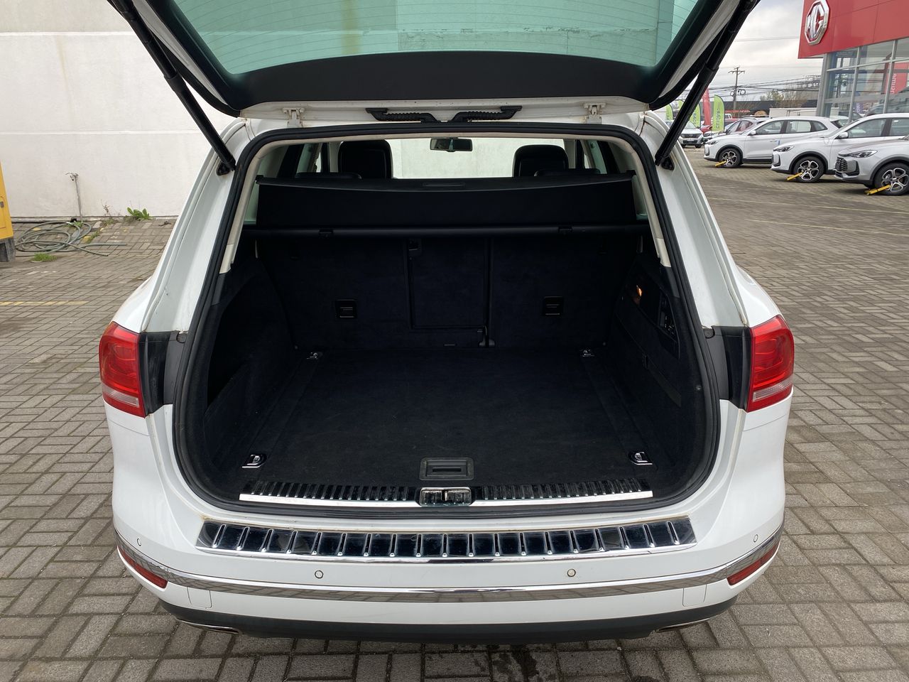 VOLKSWAGEN - 14