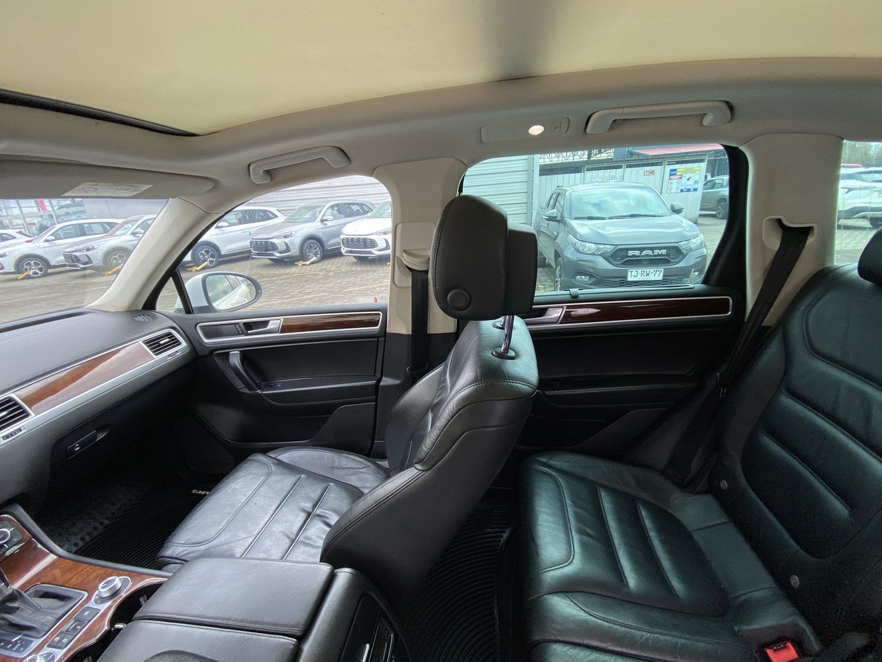 VOLKSWAGEN - 3
