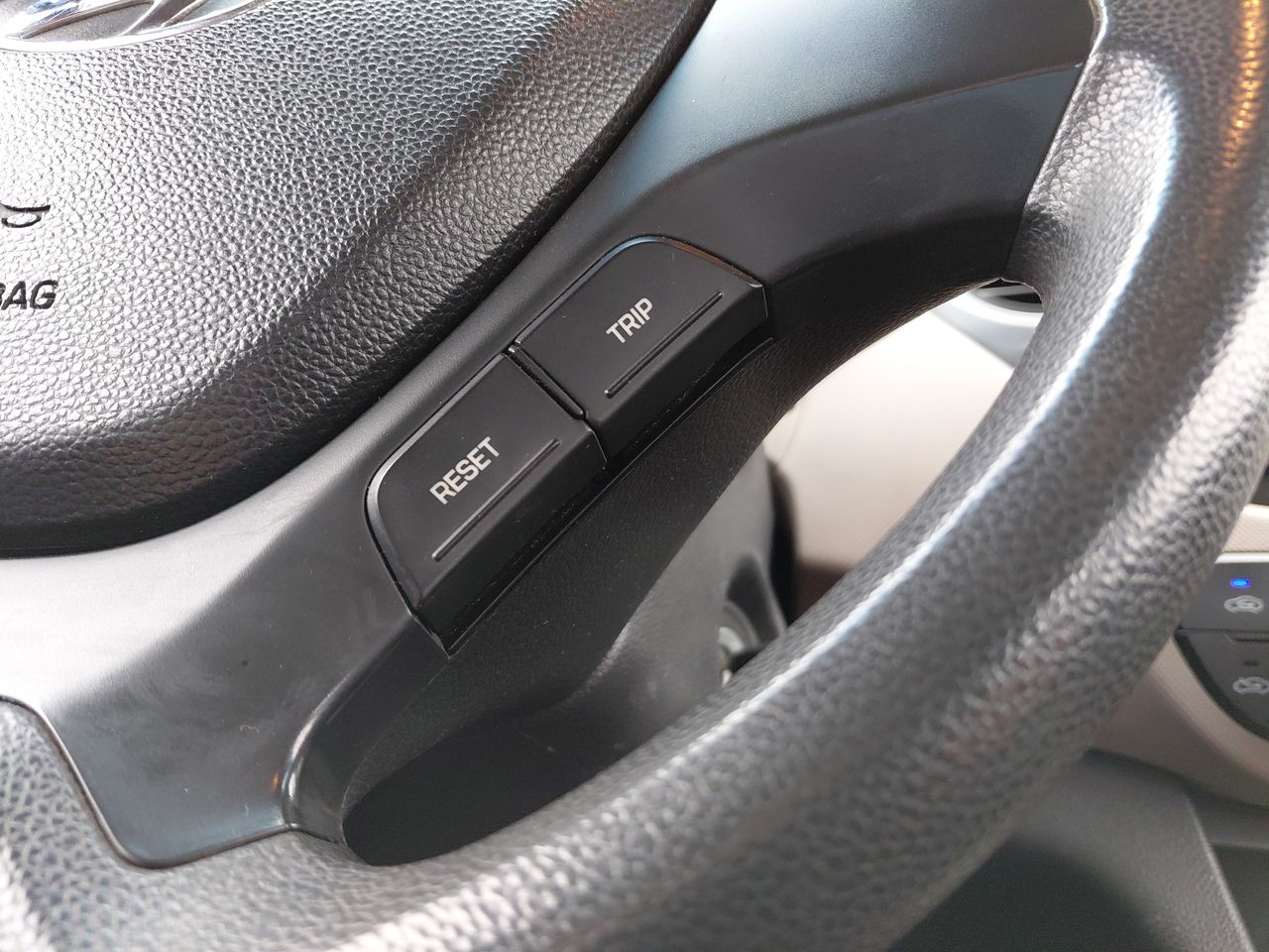 HYUNDAI - 15