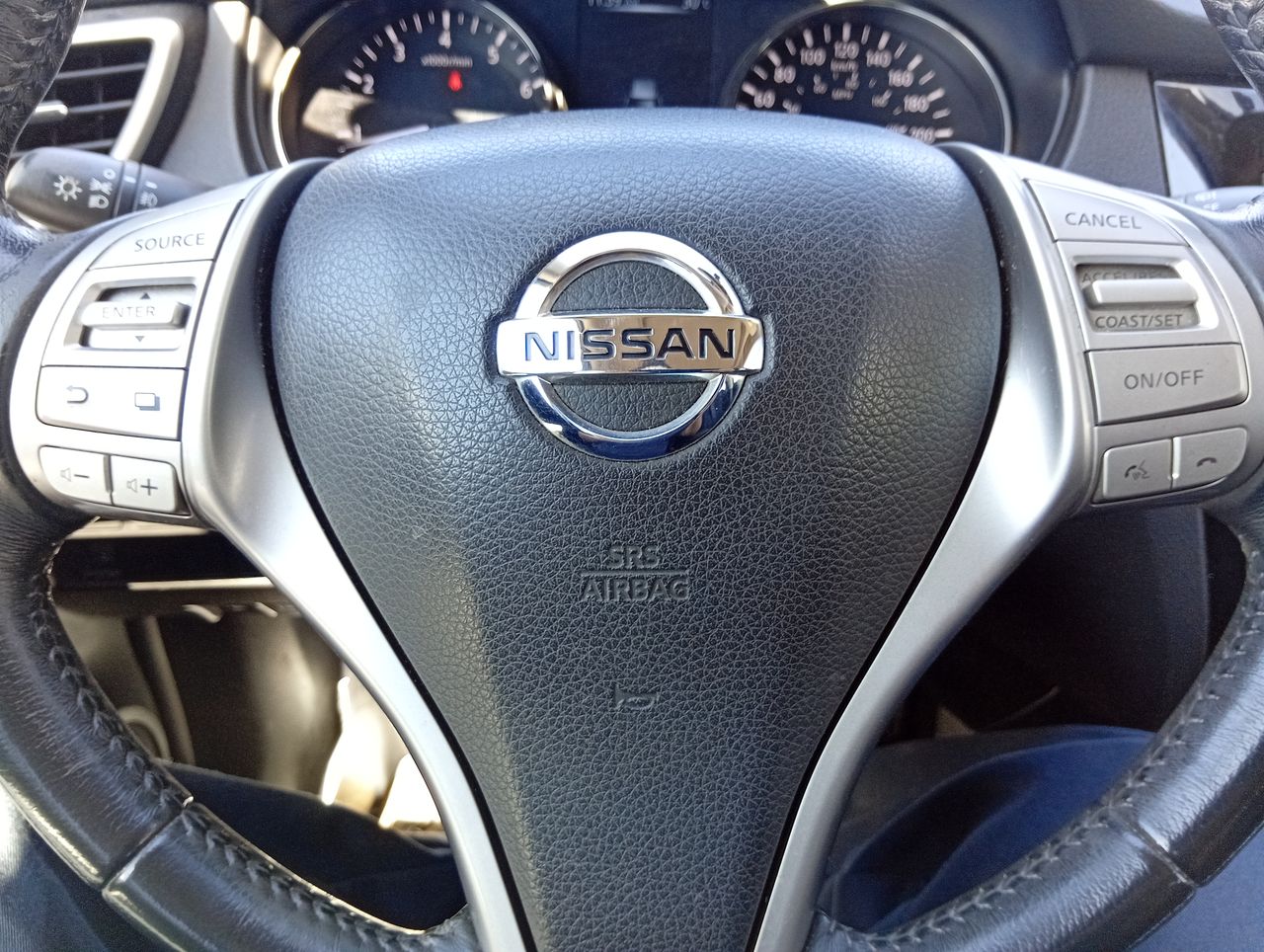NISSAN - 24