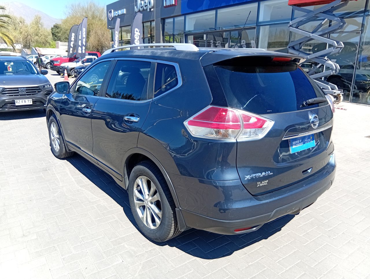 NISSAN - 5