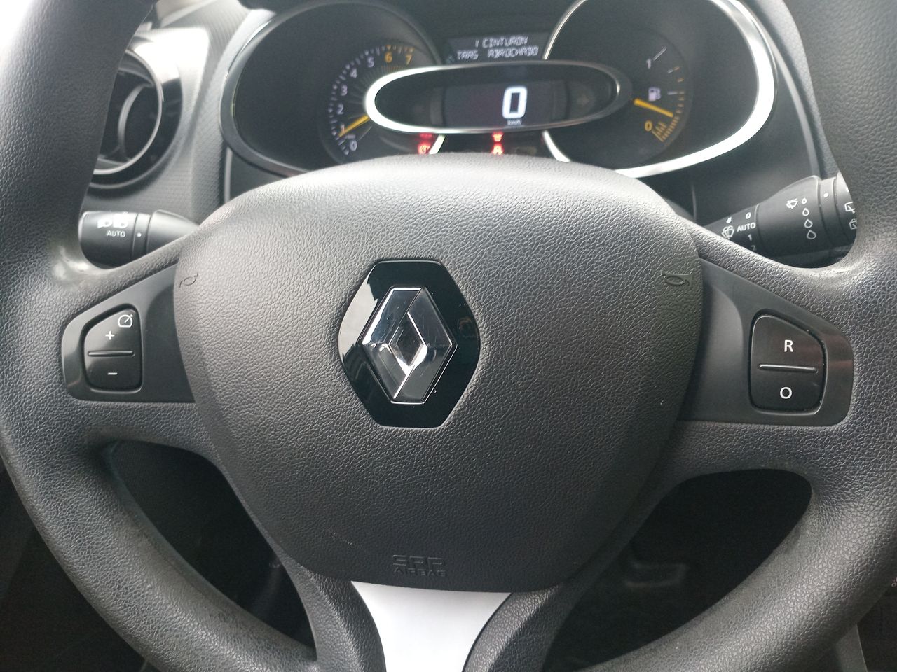 RENAULT - 16