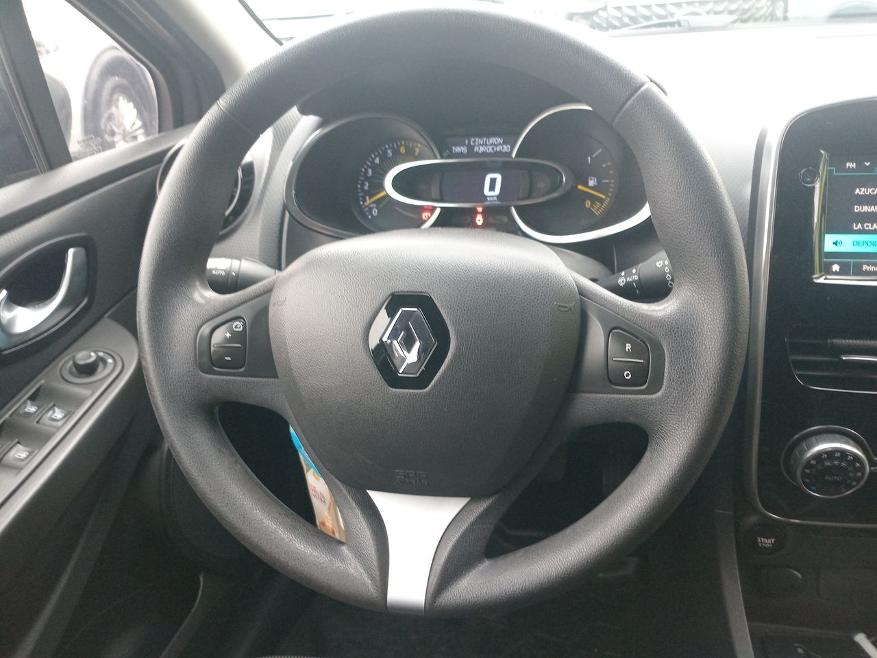 RENAULT - 15
