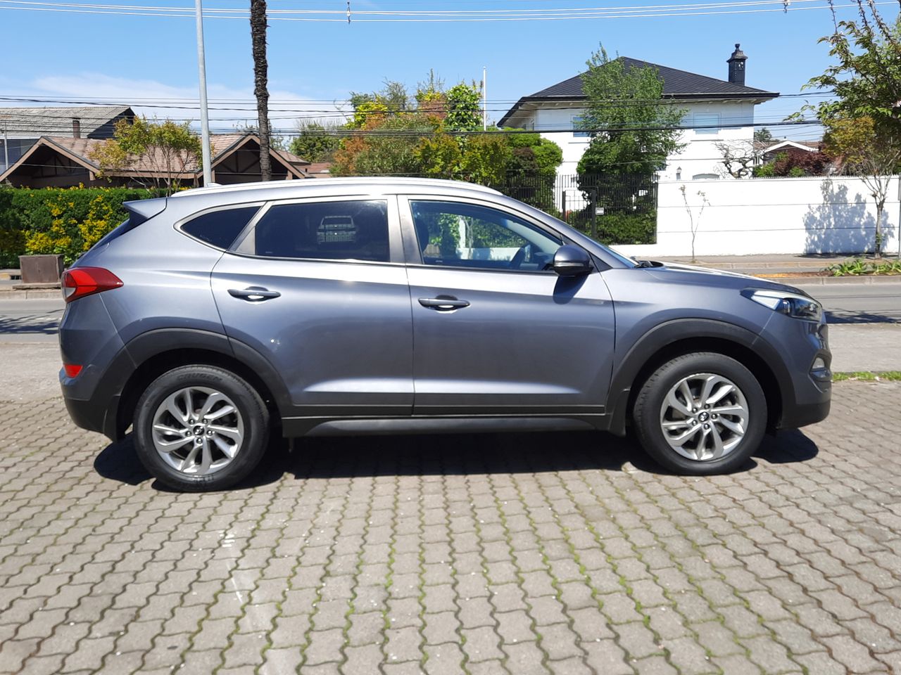 HYUNDAI - 8