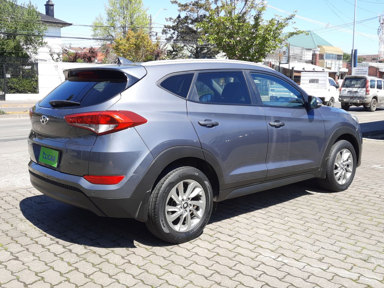 HYUNDAI - 7