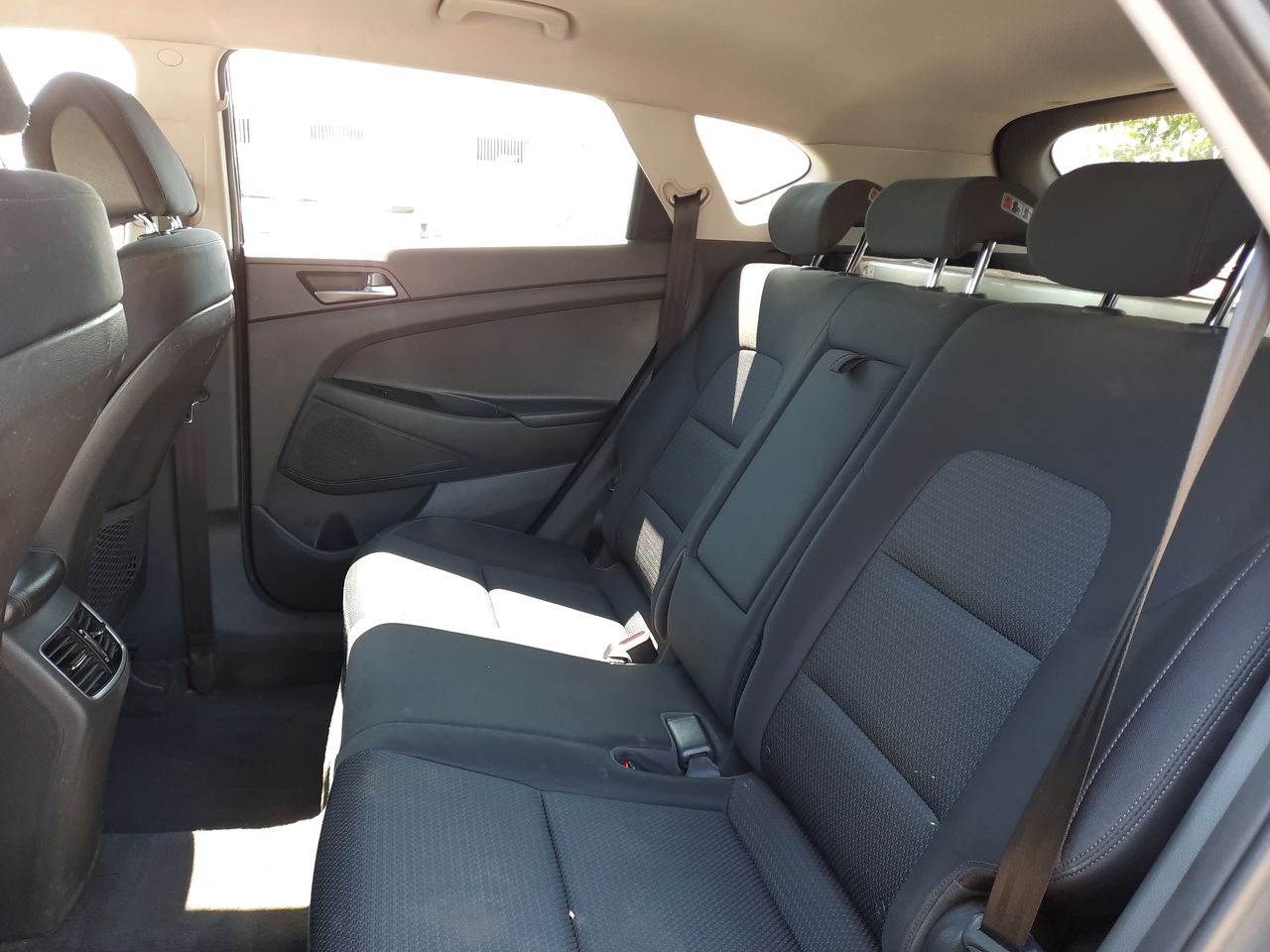 HYUNDAI - 12