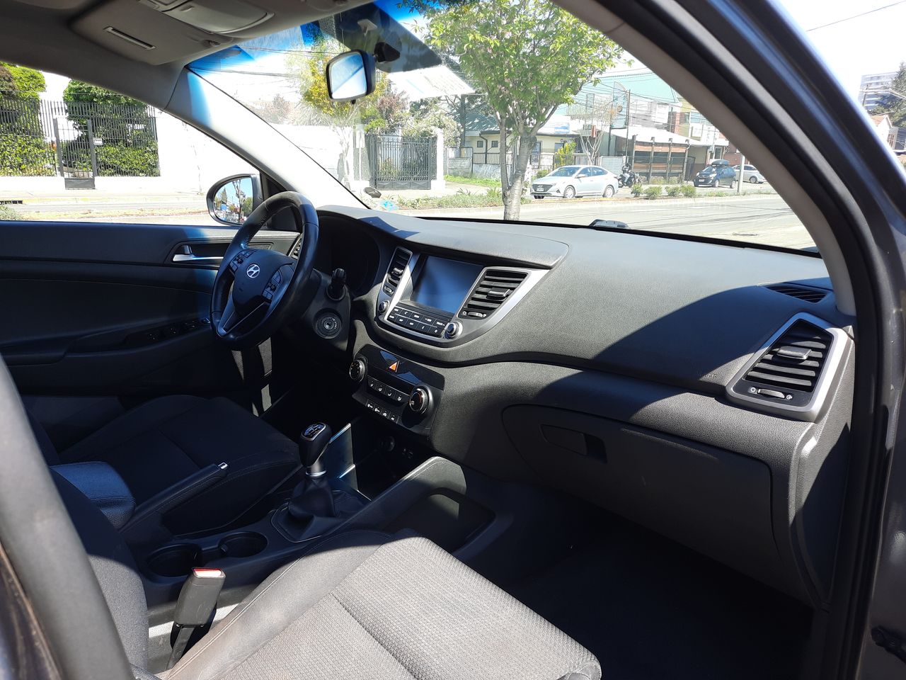 HYUNDAI - 16