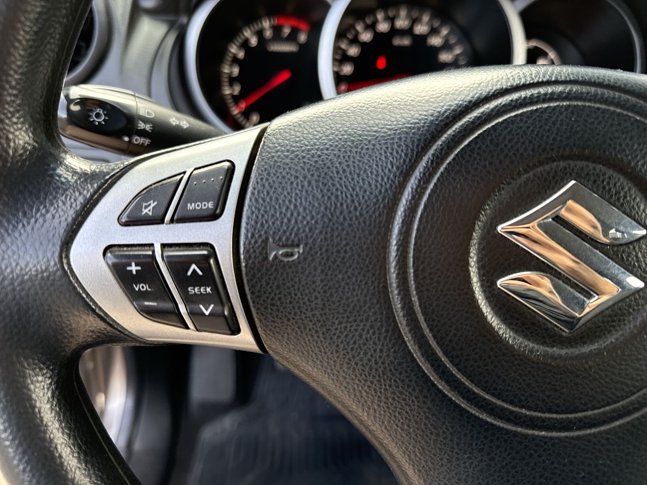 SUZUKI - 18