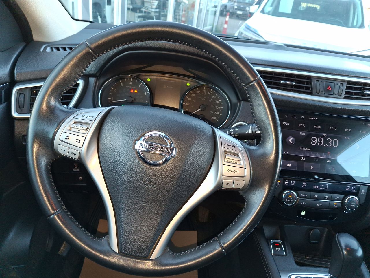 NISSAN - 25