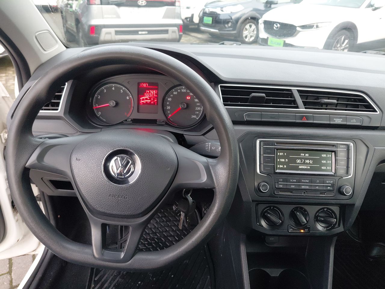 VOLKSWAGEN - 21