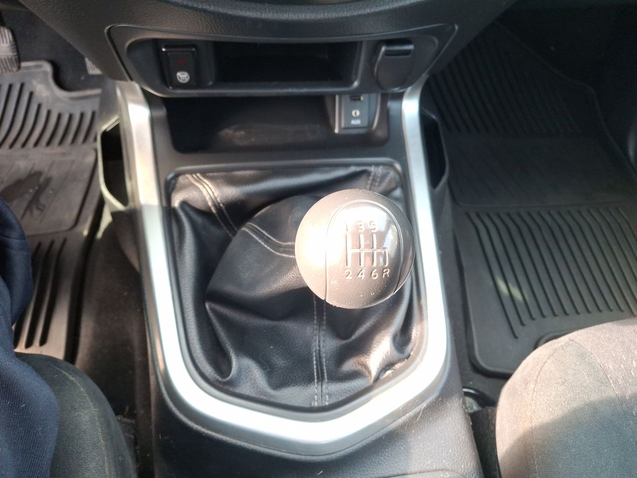 NISSAN - 27