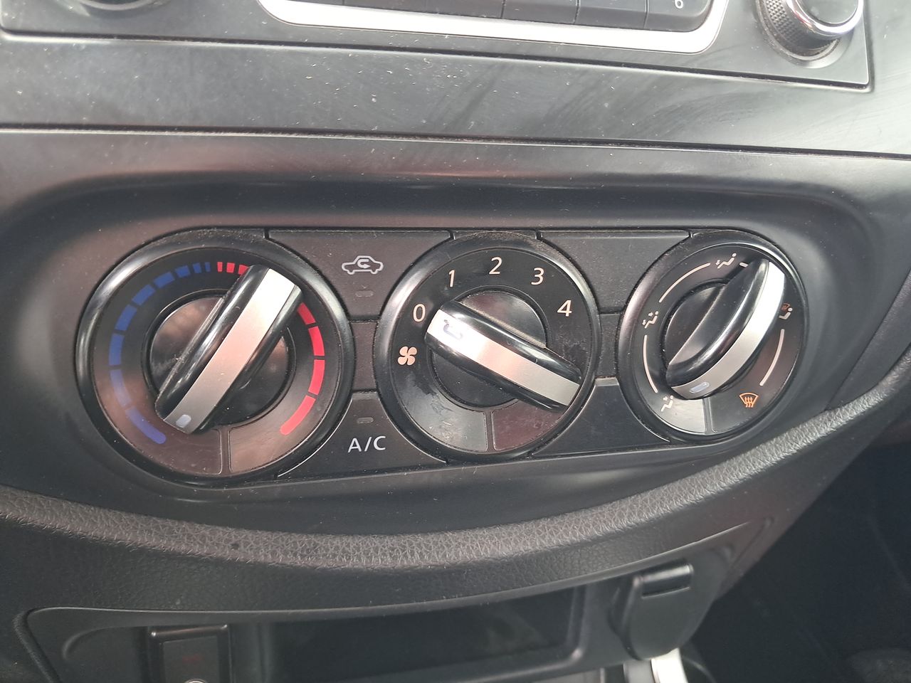NISSAN - 27