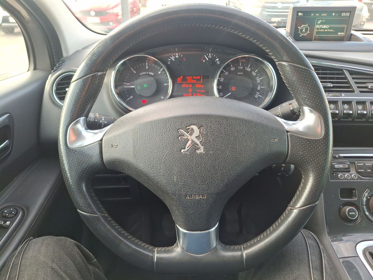 Peugeot 3008 — foto 23 de 29