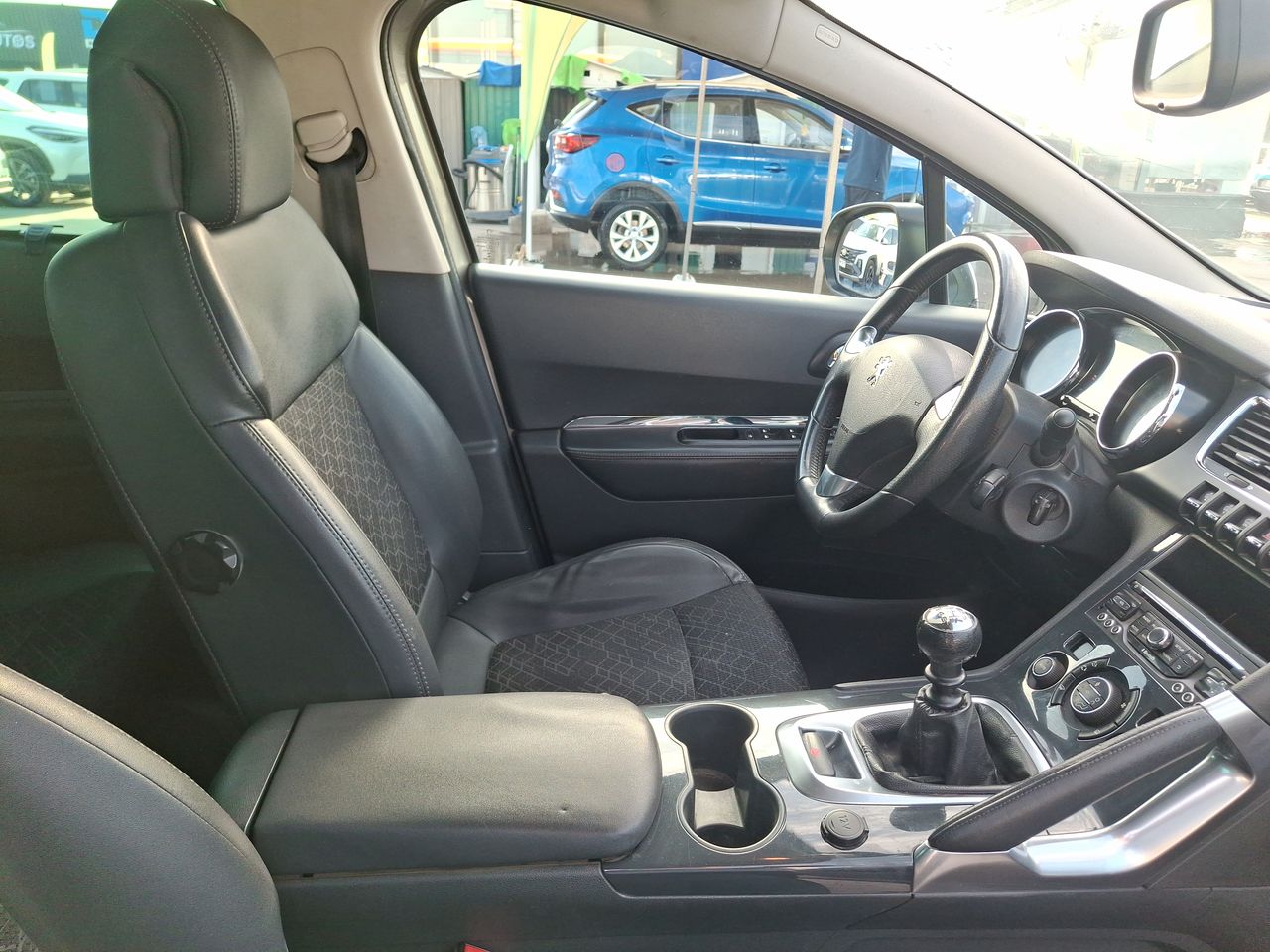 Peugeot 3008 — foto 16 de 29