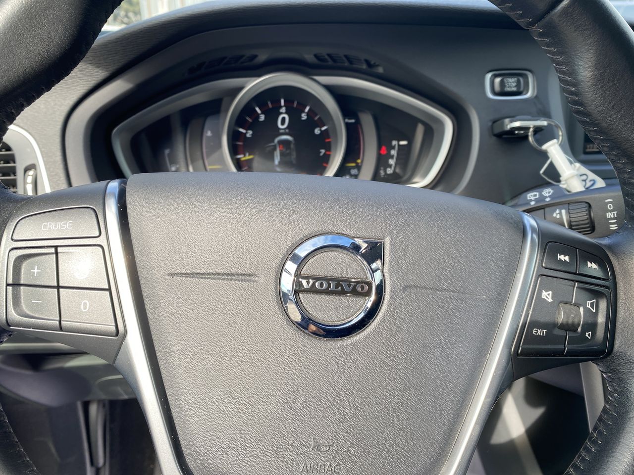 VOLVO - 25