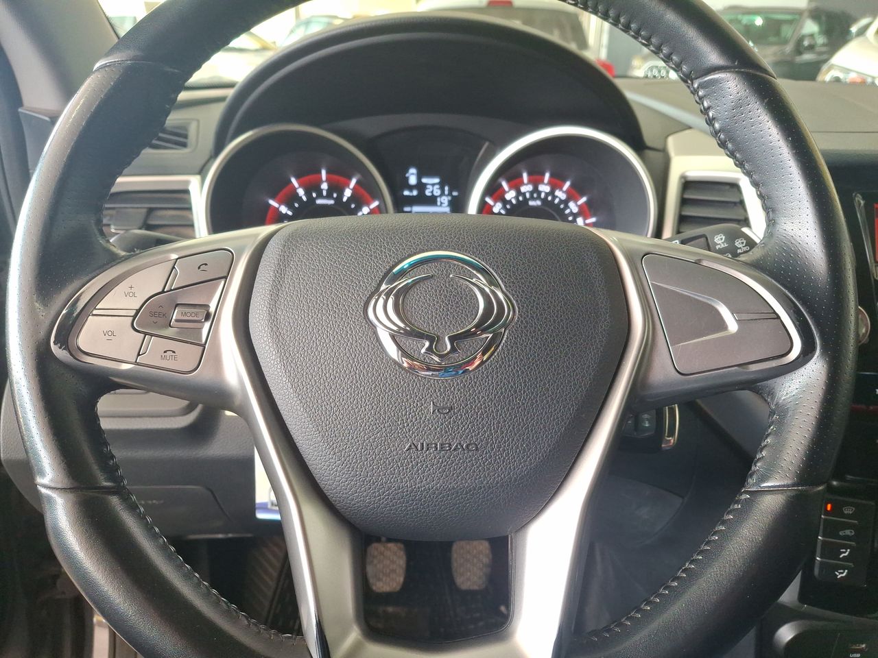 SSANGYONG - 24