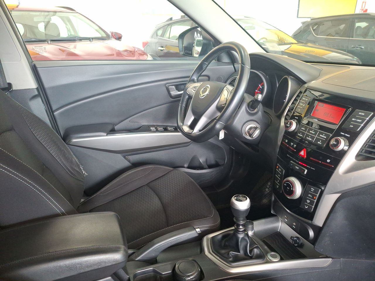 SSANGYONG - 16