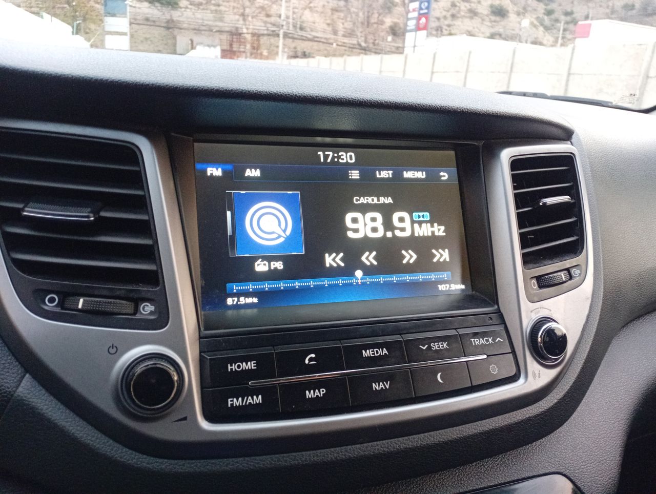 HYUNDAI - 20
