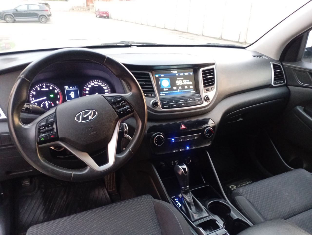 HYUNDAI - 23